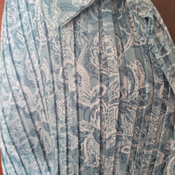 Only Necessities Womens Pleated Blue Paisley Button-Up Blouse 4X - Picture 2 of 6